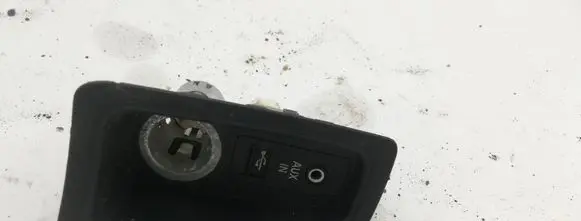 BMW 1 E81 E87 AUX in-socket connector 61319129651 9129651