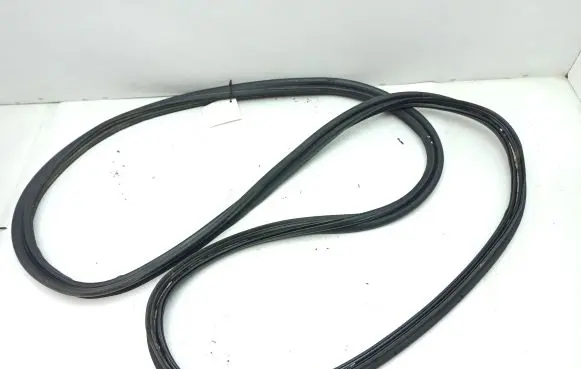 Mercedes-Benz ML W163 Trunk rubber seal (body) 