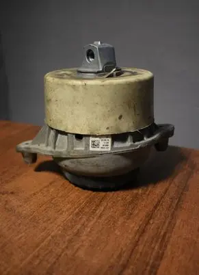 Mercedes-Benz C W205 Engine mount vacuum valve a2052404600
