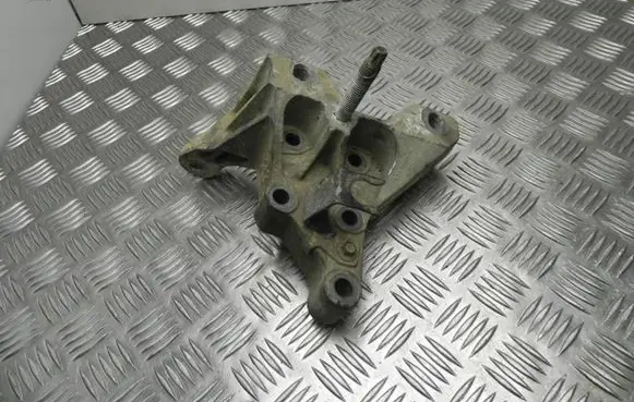 Ford Transit Engine mounting bracket 3C117M125AB VD12678