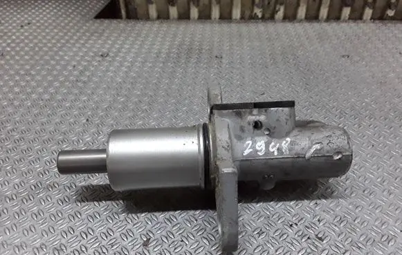 Audi A4 S4 B7 8E 8H Master brake cylinder