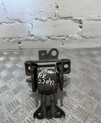 Citroen C-Crosser Engine mount bracket