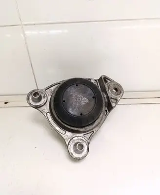 Engine mount bracket