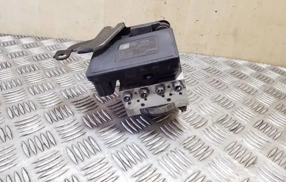 Skoda Octavia Mk3 (5E) ABS Pump 5Q0614517EG
