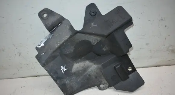 Front wheel arch liner splash guards