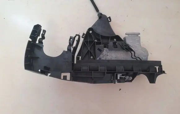 Volvo S40 Front door lock 30632849 30784047
