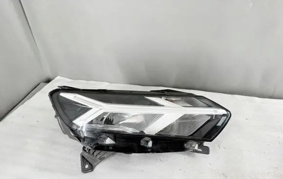 Dacia Sandero Headlight/headlamp 260107920R