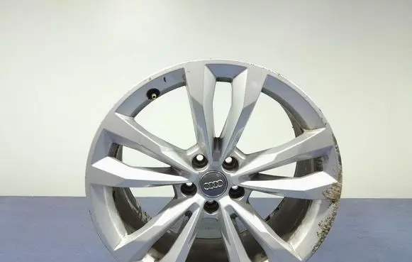 Audi Q7 4L R18 alloy rim 4M0601025C
