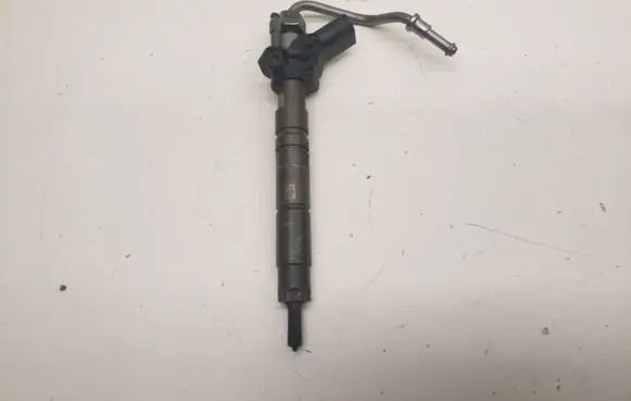 Mercedes-Benz E C207 W207 Fuel injector A6420701187