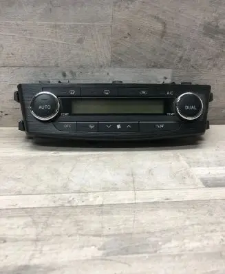 Toyota Avensis T250 Climate control unit 5590005320 T1000763D 4451091216111