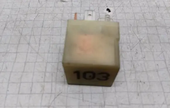 Volkswagen Transporter - Caravelle T5 Other relay 357911253 14030000