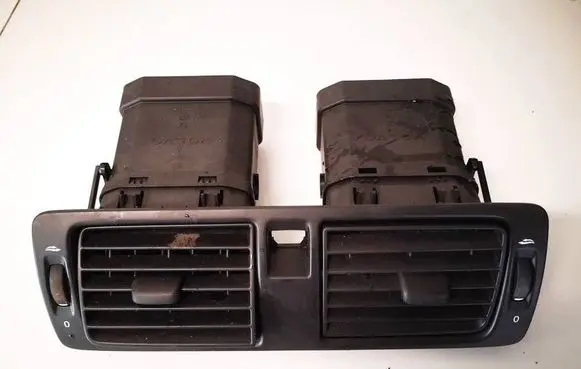 Volvo C30 Dash center air vent grill Y01145P 30722777