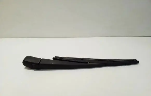 Mitsubishi Outlander Rear wiper blade arm