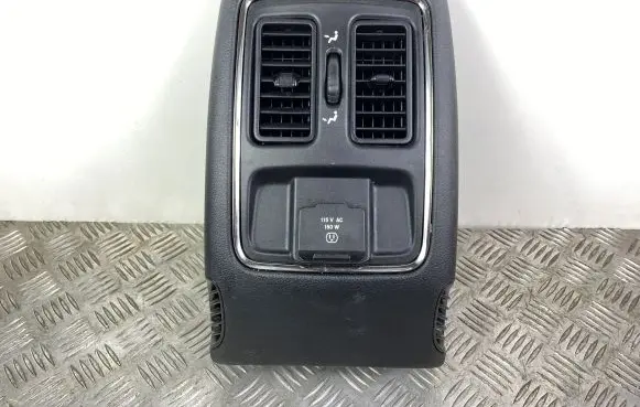 Jeep Grand Cherokee Rear air vent grill 