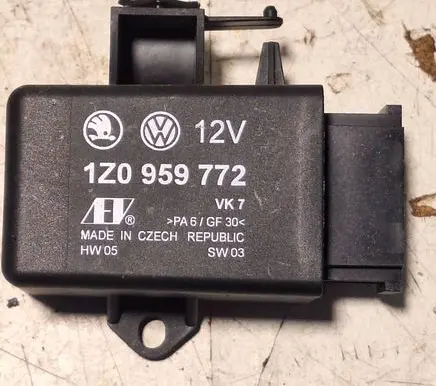 Skoda Octavia Mk2 (1Z) Seat heating relay 1Z0959772