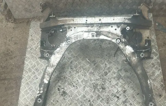 BMW 5 E60 E61 Front subframe 6759461