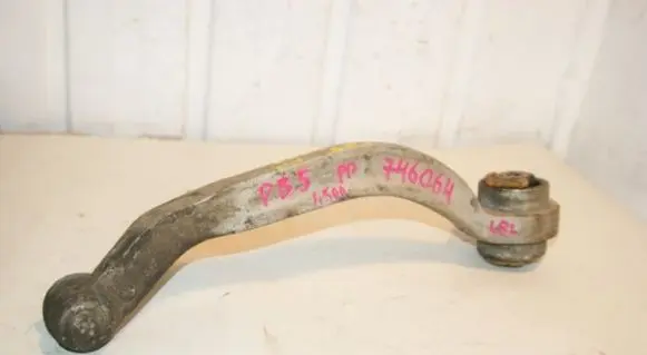Volkswagen PASSAT B5 Front control arm 4D0407696J