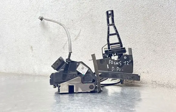 Ford Focus Front door lock 921758102 BM5AA21812CB