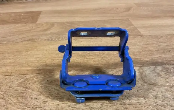 Ford Focus Tailgate/trunk/boot hinge C8Q9A