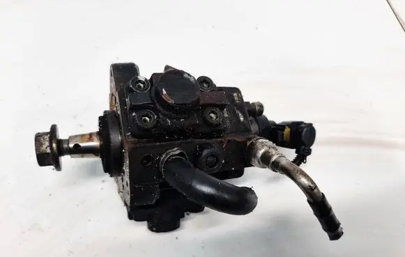 Fiat Freemont Fuel injection high pressure pump 55237689 0445010307