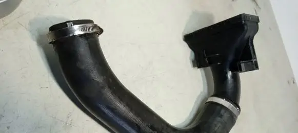 Audi Q3 8U Intercooler hose/pipe 8U0145803B