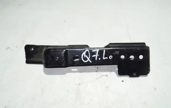 Audi Q7 4L Fender mounting bracket 4L0805698