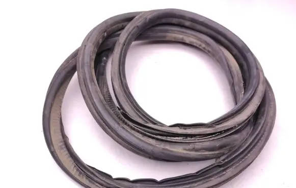 Volkswagen Crafter Front door rubber seal 
