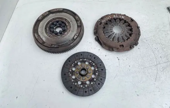 Toyota Avensis T220 Clutch set kit DT144