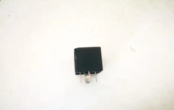 Audi A6 S6 C6 4F Other relay 8k0951253 v23136-b6-x72