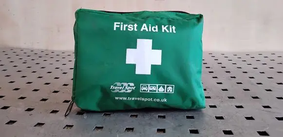 Opel Astra J First aid kit 