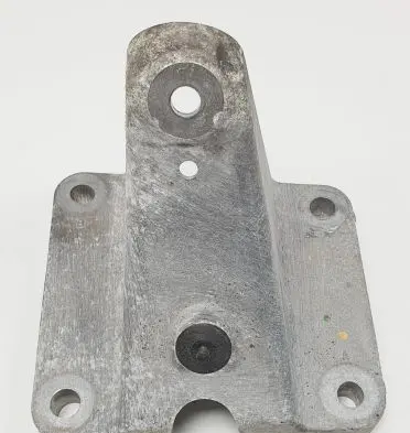 Jaguar XF X250 Engine mounting bracket 8W83-6037-AA