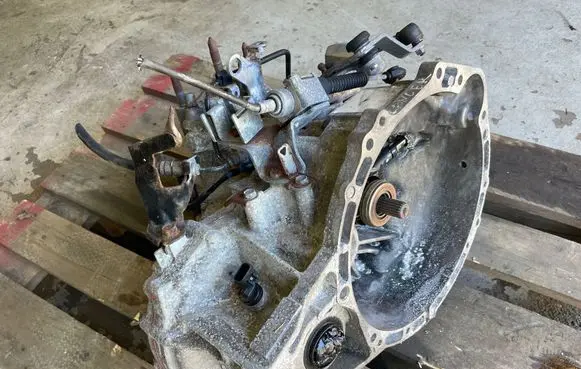 Mitsubishi Lancer VIII Manual 5 speed gearbox F5MBB