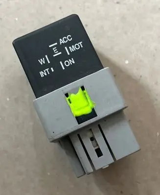 Volvo S40, V40 Other relay MB953394 PA6GF30 72HM100