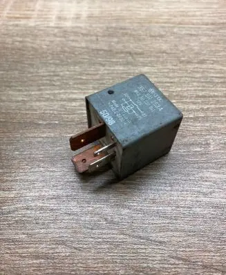 Volkswagen Golf III Other relay 357911253A