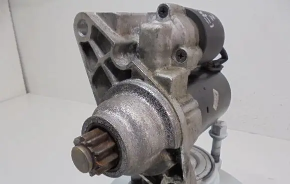 Skoda Fabia Mk2 (5J) Starter motor 32675N