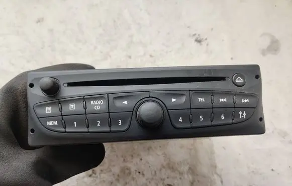 Renault Master III Radio/CD/DVD/GPS head unit 281158338R 8154912 7641123391