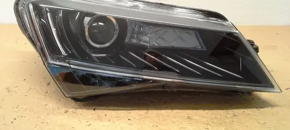 Skoda Superb B8 (3V) Headlight/headlamp 121212