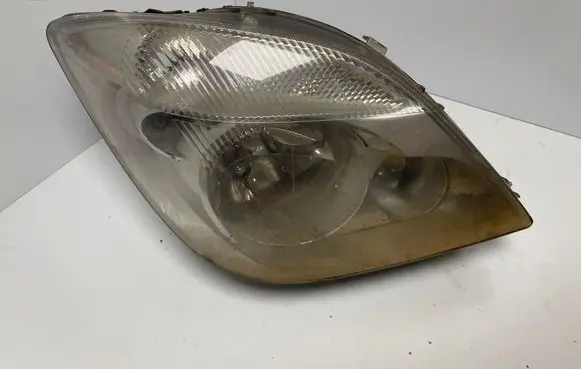 Mercedes-Benz Sprinter W906 Headlight/headlamp 9068200561