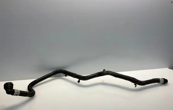 Tesla Model 3 Engine coolant pipe/hose 107758600E