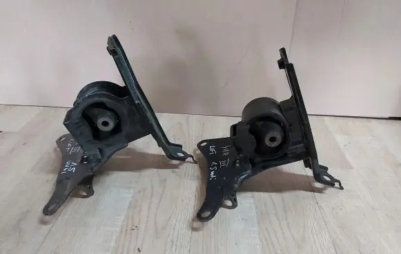 Toyota Yaris Engine mount vacuum valve 