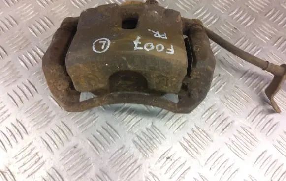 Hyundai i30 Front brake caliper