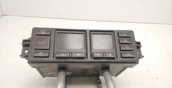 Audi A4 S4 B5 8D Climate control unit 8L0820043B 5HB00760800 D720116