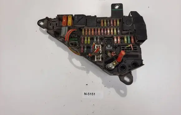 BMW 5 E60 E61 Fuse module 6906558