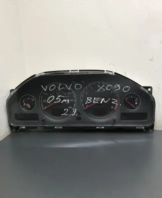 Volvo XC90 Speedometer (instrument cluster)