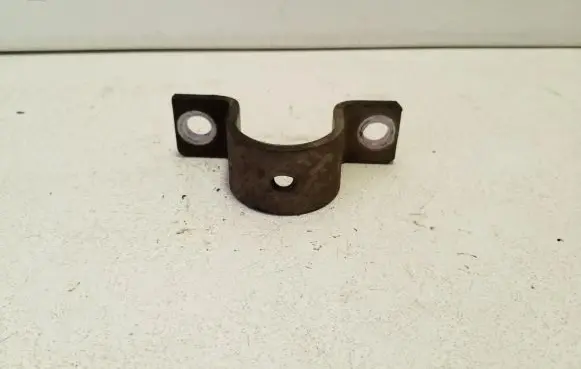Mitsubishi Outlander Sway bar bush bracket, front 