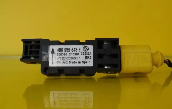 Audi A6 S6 C5 4B Airbag deployment crash/impact sensor 4B0959643E