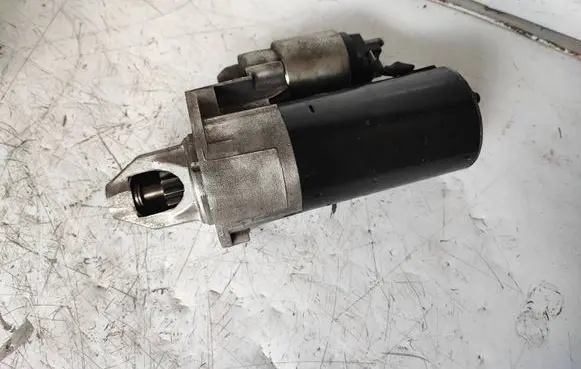 Mercedes-Benz S W221 Starter motor A0061514401