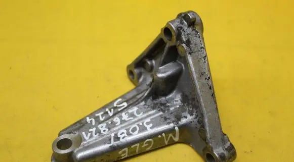 Mercedes-Benz GLE (W166 - C292) Engine mounting bracket