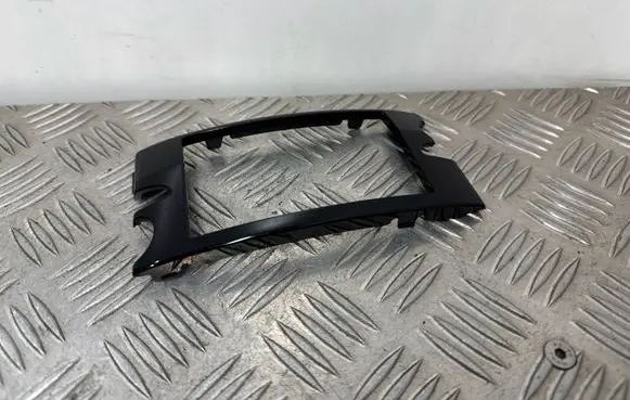 Audi A6 S6 C8 4K ACC Distronic radar sensor grill/trim 4K0853294