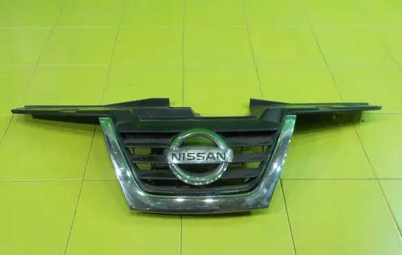 Nissan Juke I F15 Front bumper upper radiator grill 620721KA6A